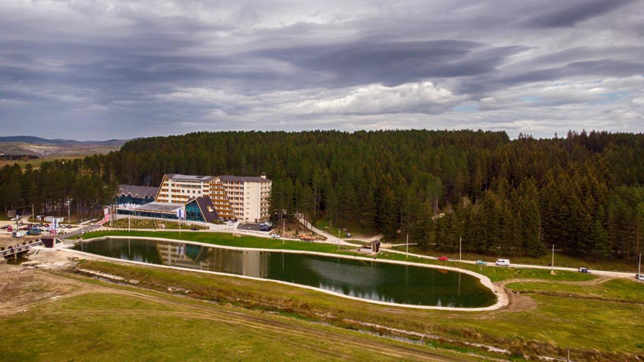 Hotel Borovi Forest Resort & Spa Сеница Экстерьер фото